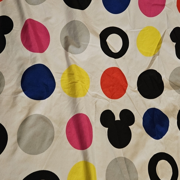 Disney Full Size Bottom/Flat Sheet & 2 Standard Size Pillow Cases. - Picture 7 of 14